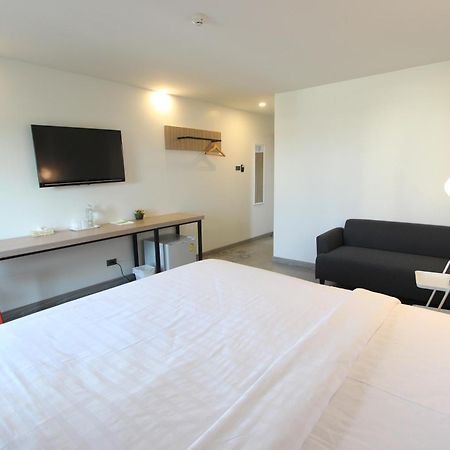 Mgrand Hotel Roi Et Bagian luar foto