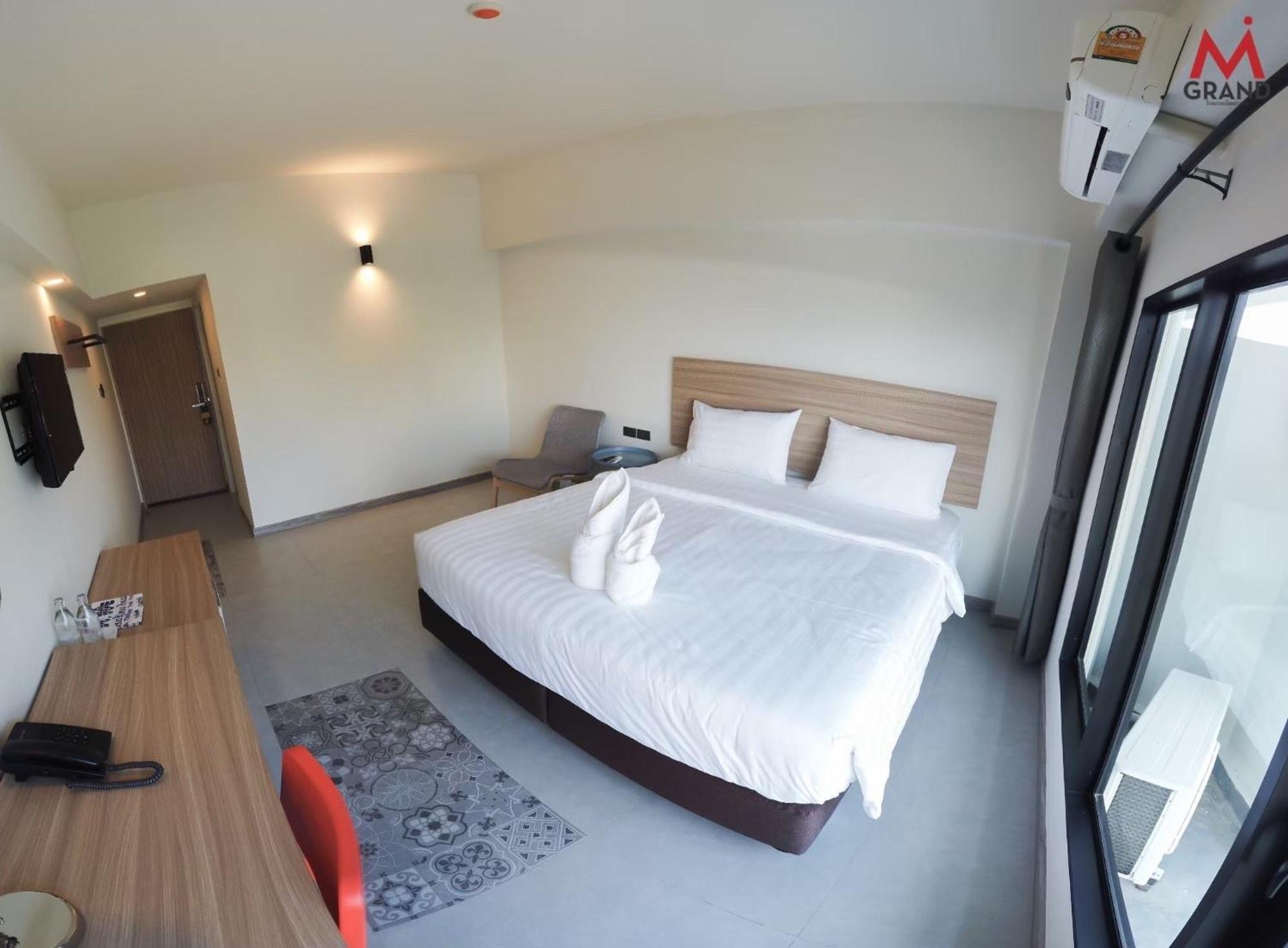 Mgrand Hotel Roi Et Bagian luar foto
