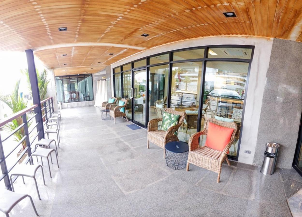 Mgrand Hotel Roi Et Bagian luar foto