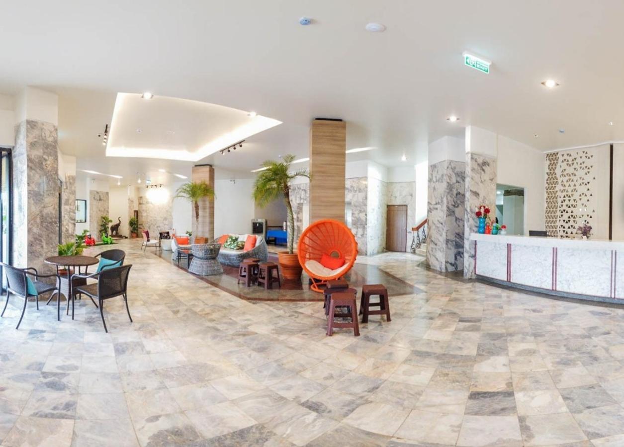 Mgrand Hotel Roi Et Bagian luar foto
