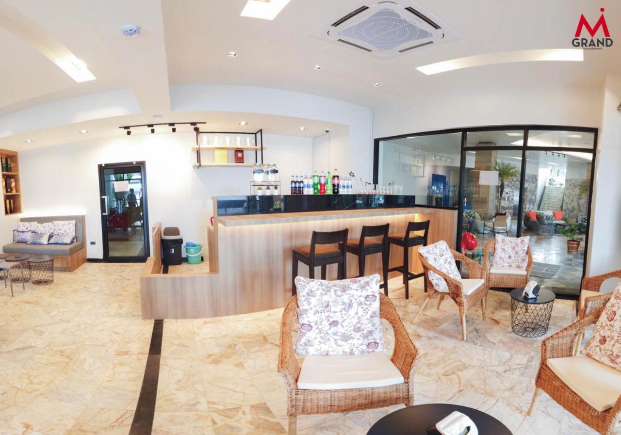 Mgrand Hotel Roi Et Bagian luar foto