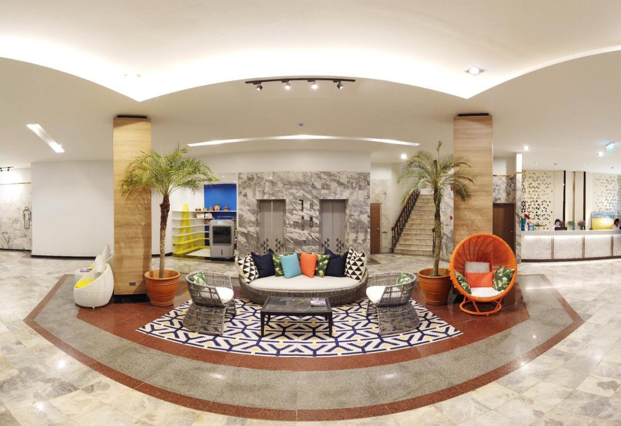 Mgrand Hotel Roi Et Bagian luar foto